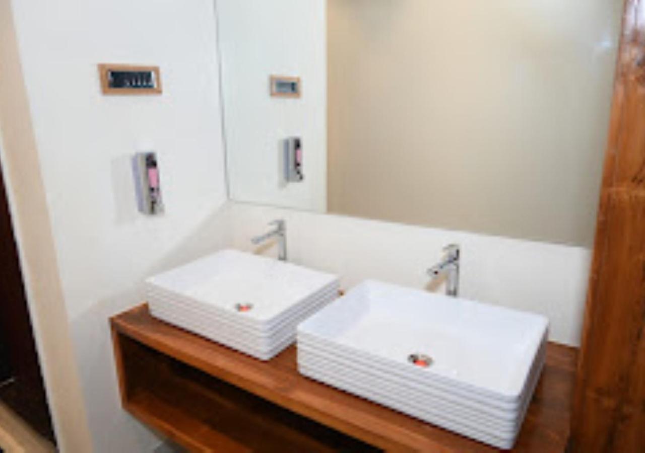 Hotel Rajwada Kapurhol Kapurwahal Εξωτερικό φωτογραφία